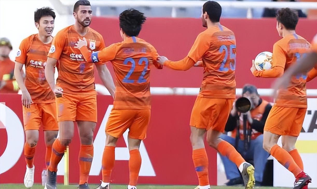 乐鱼体育-吴兴涵本赛季能否留在泰山，已引起球迷热议，曾立下赫赫战功