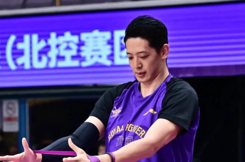 乐鱼体育官网-沈梓捷伤情更新！没去医院，本人亲承一直腿麻，伤的同一只脚！