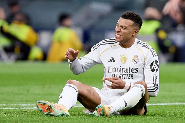 乐鱼体育-全败！姆巴佩加盟皇马后国内4冠全被巴萨夺去，不过他斩获国外2冠